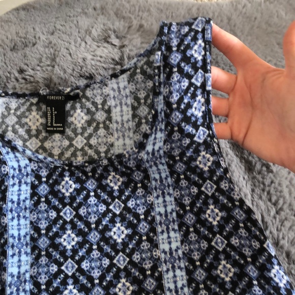 Cute top! - Picture 4 of 5